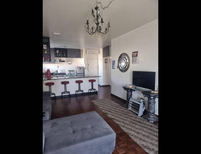 1 BEDROOM APARTMENT FOR SALE IN MALVERN EAST